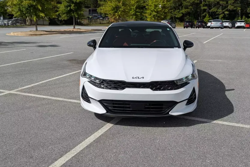 2022 Kia K5 GT-Line photo 1
