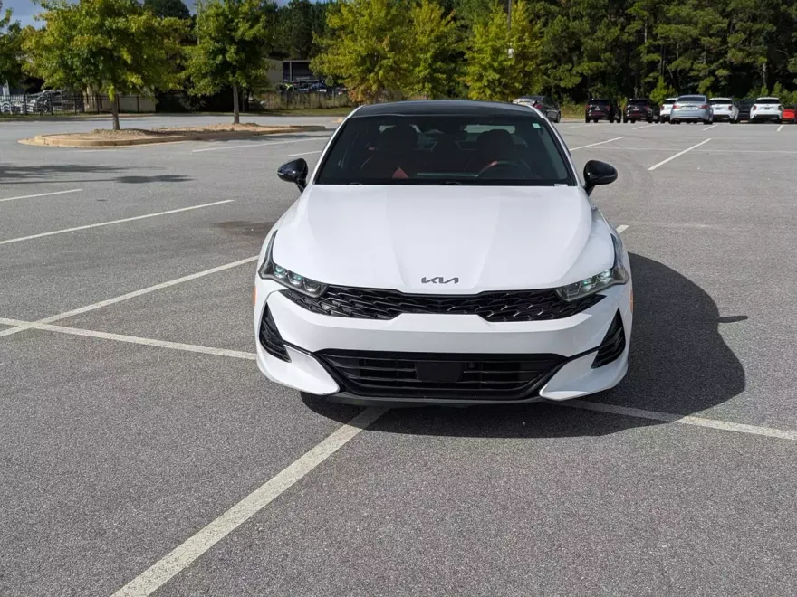 2022 Kia K5 GT-Line photo 1