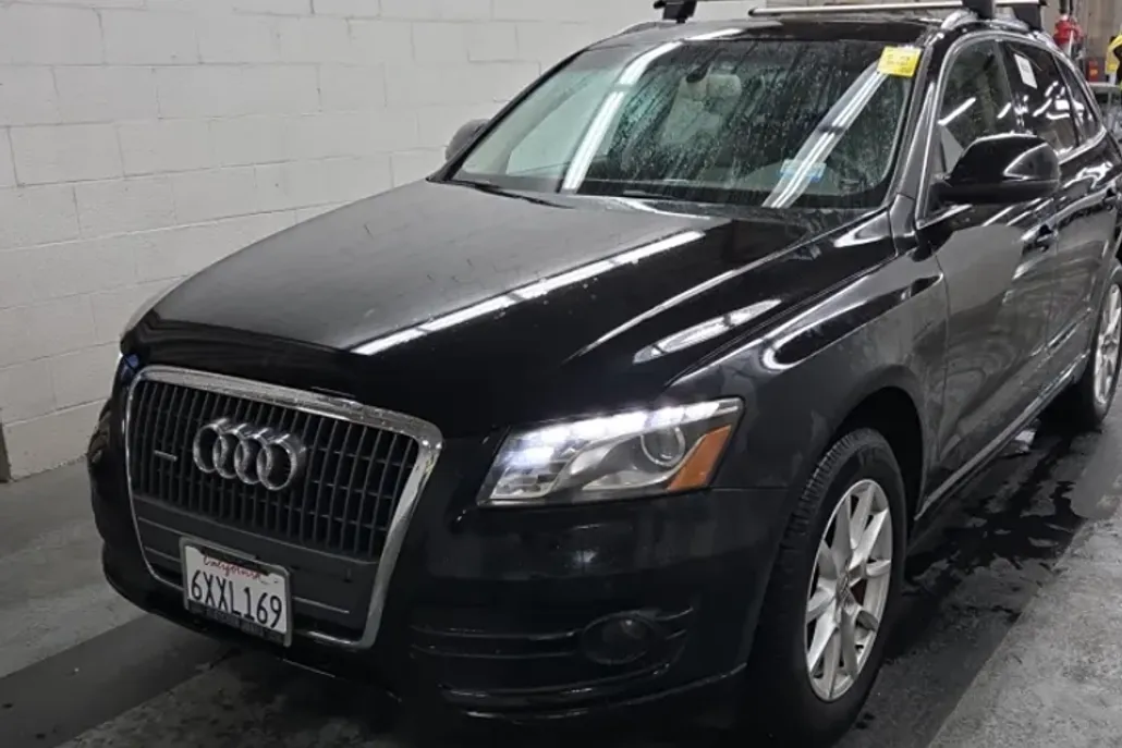 2012 Audi Q5 2.0T Premium Plus photo 1