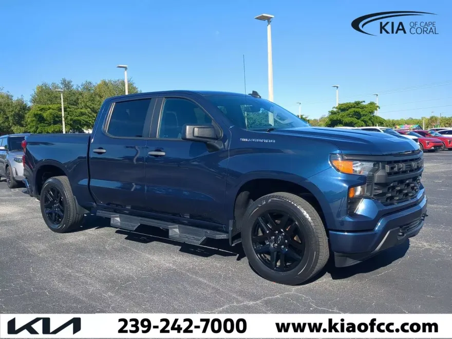 2023 Chevrolet Silverado 1500 Custom photo 1