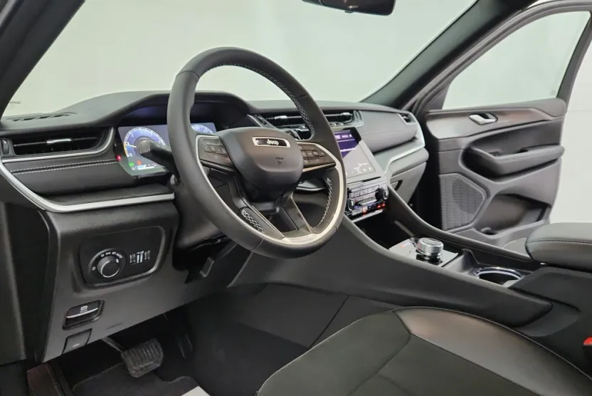 2025 Jeep Grand Cherokee Altitude X photo 12