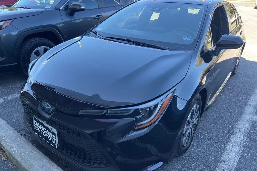 2022 Toyota Corolla Hybrid LE photo 1