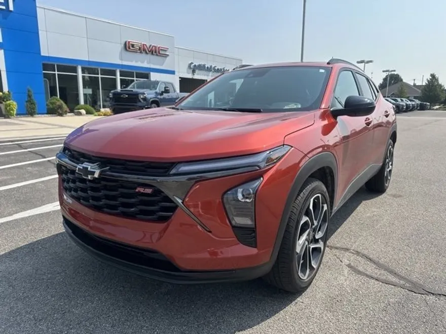 2024 Chevrolet Trax photo 1
