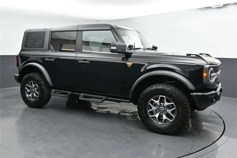 2023 Ford Bronco Badlands photo 1