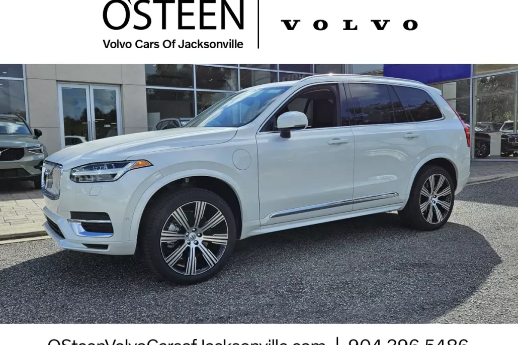 2025 Volvo XC90 T8 Plus photo 1