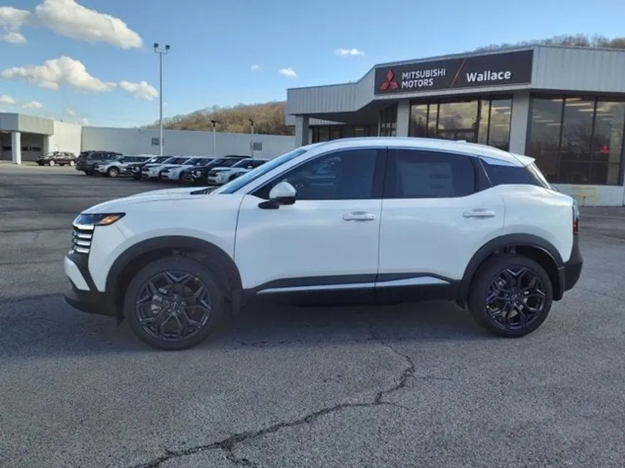 2025 Nissan Kicks SR photo 1