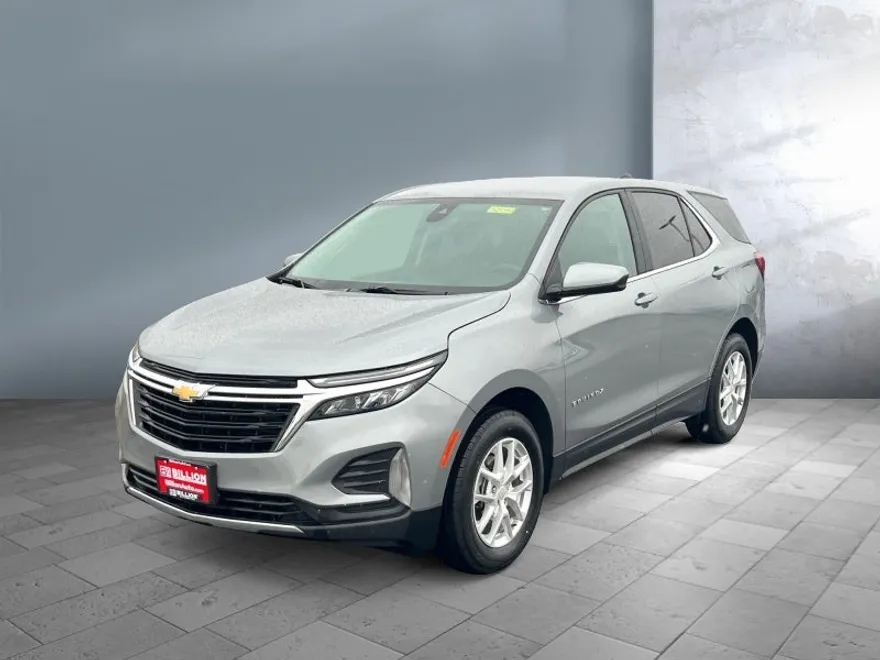 2024 Chevrolet Equinox LT photo 1