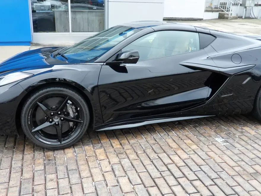 2025 Chevrolet Corvette E-Ray 3LZ photo 1