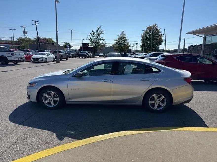 2020 Chevrolet Malibu LS photo 1