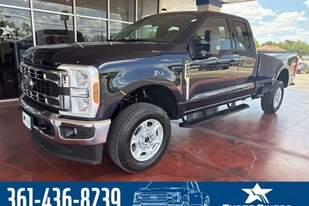 2025 Ford F-250 photo 1