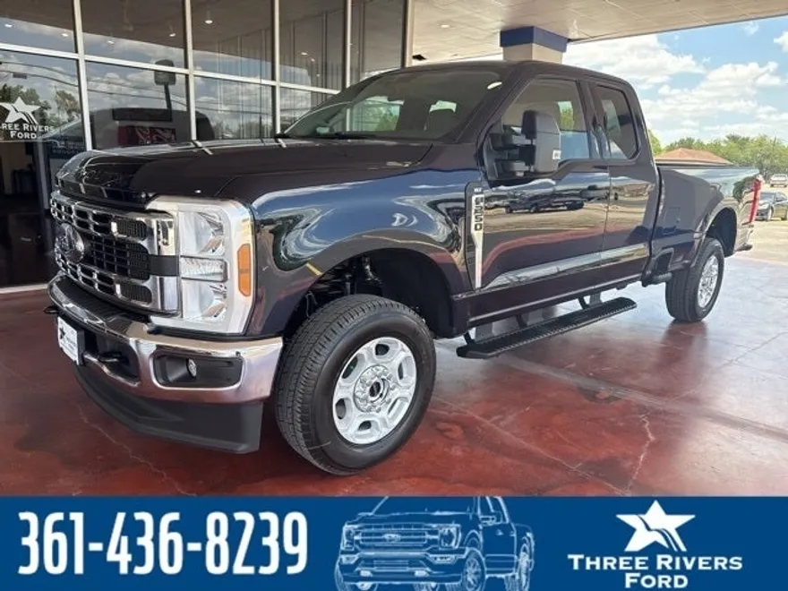 2025 Ford F-250 photo 1