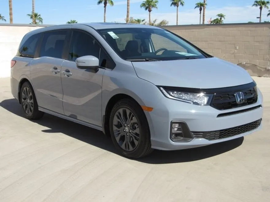 2026 Honda Odyssey Touring photo 1