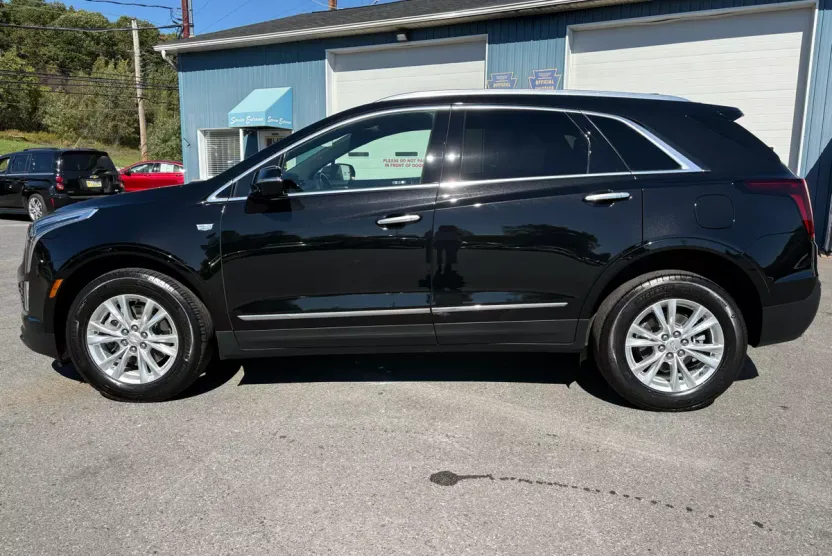 2023 Cadillac XT5 Luxury photo 1