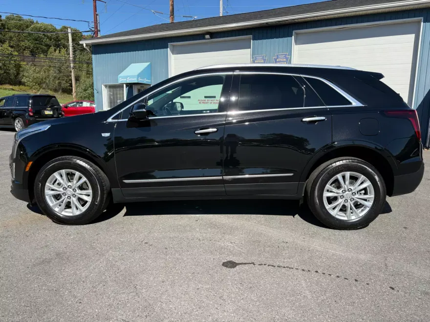 2023 Cadillac XT5 Luxury photo 1