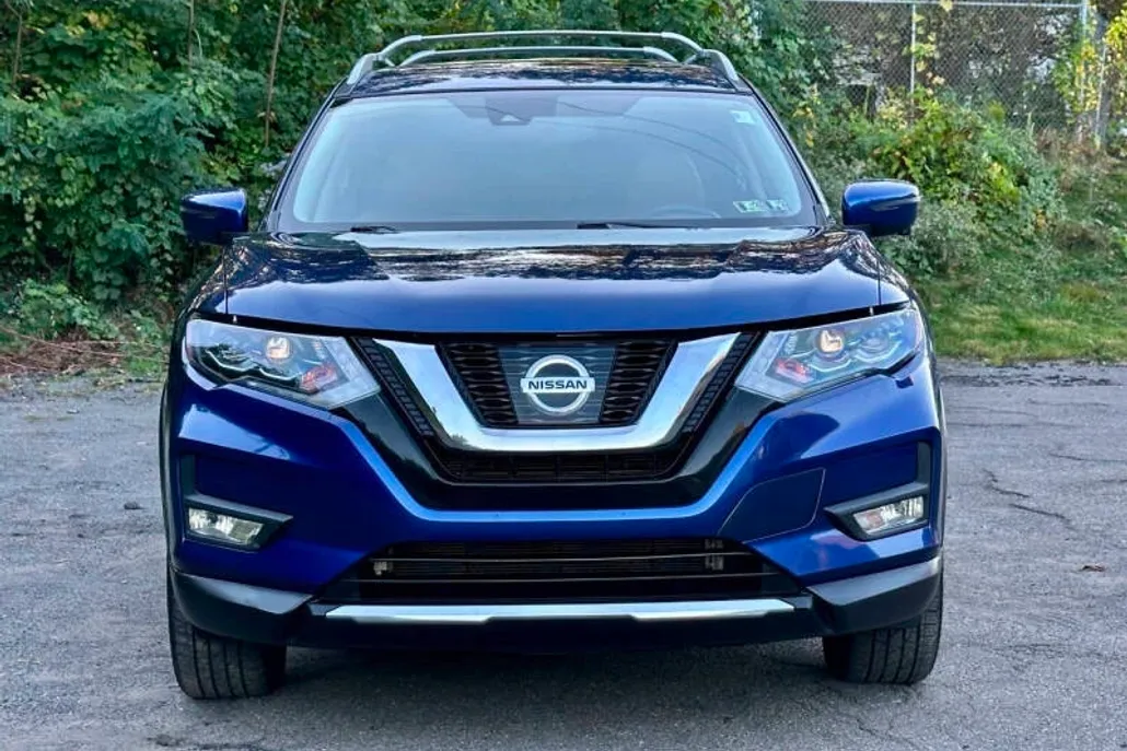 2017 Nissan Rogue SL photo 1