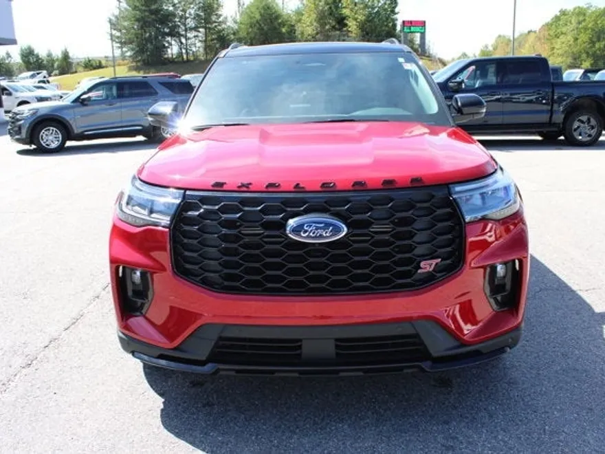 2025 Ford Explorer ST photo 1