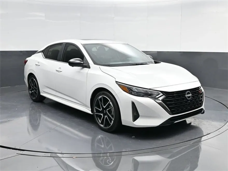 2024 Nissan Sentra SR photo 1