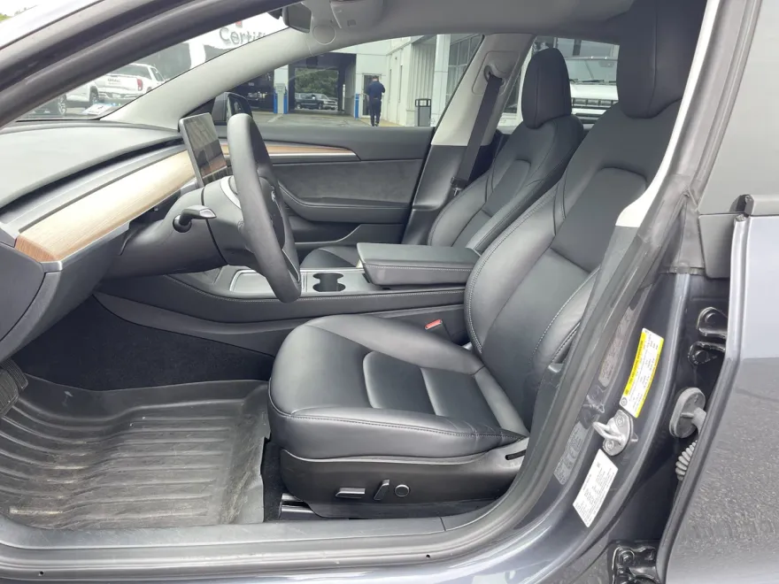 2023 Tesla Model 3 photo 1