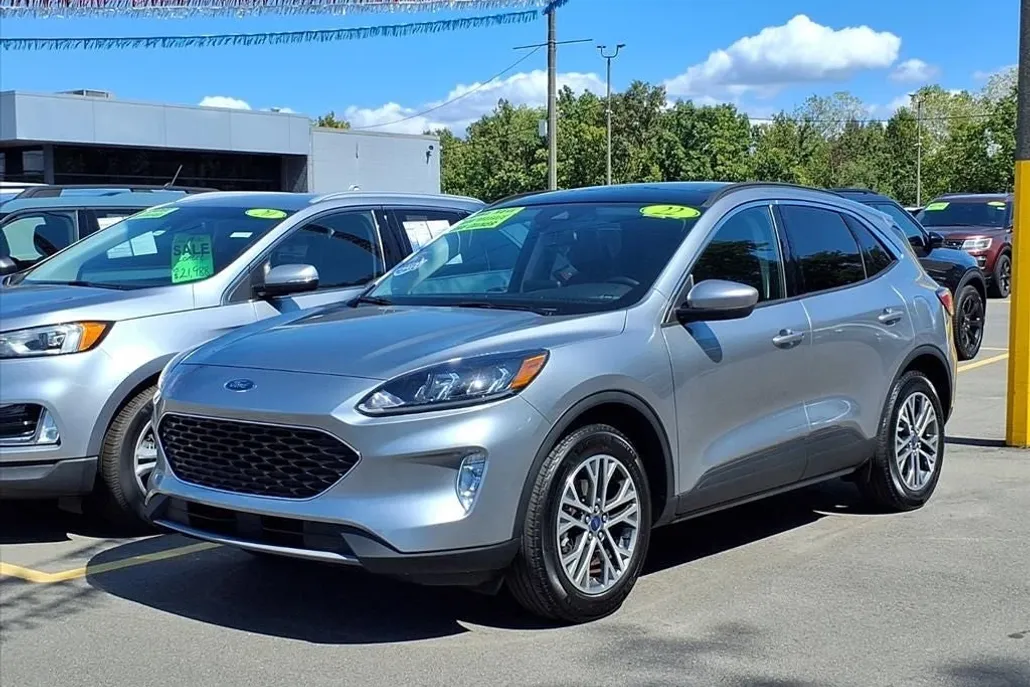 2022 Ford Escape SEL photo 1