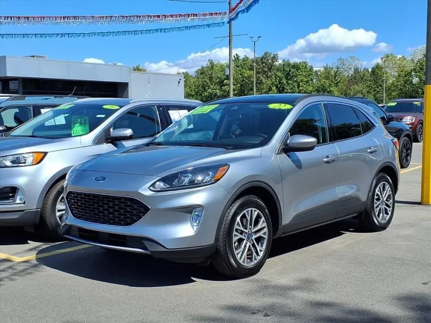 2022 Ford Escape SEL photo 1