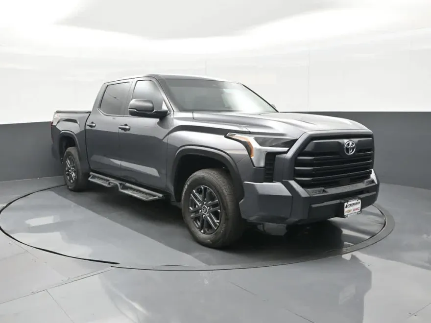 2024 Toyota Tundra SR5 photo 1