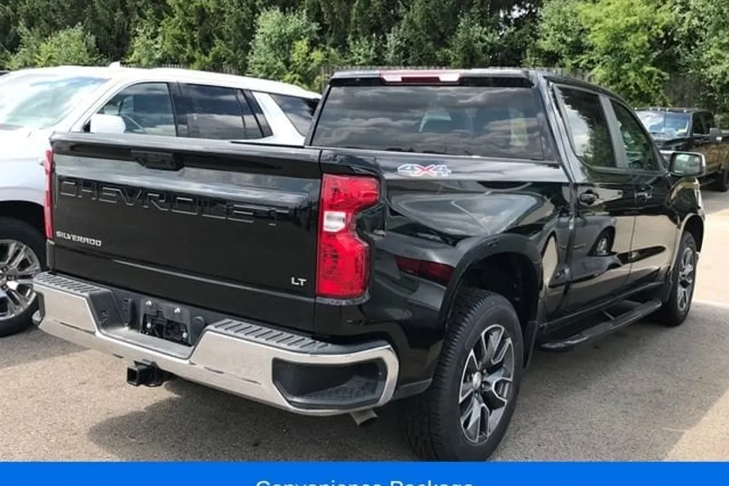 2023 Chevrolet Silverado 1500 LT photo 1