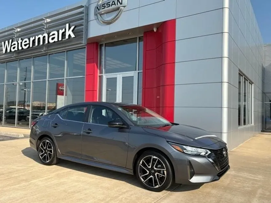 2025 Nissan Sentra SR photo 1