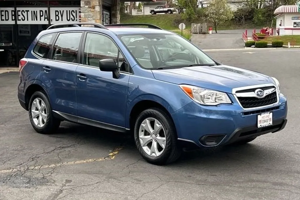 2016 Subaru Forester 2.5i photo 1