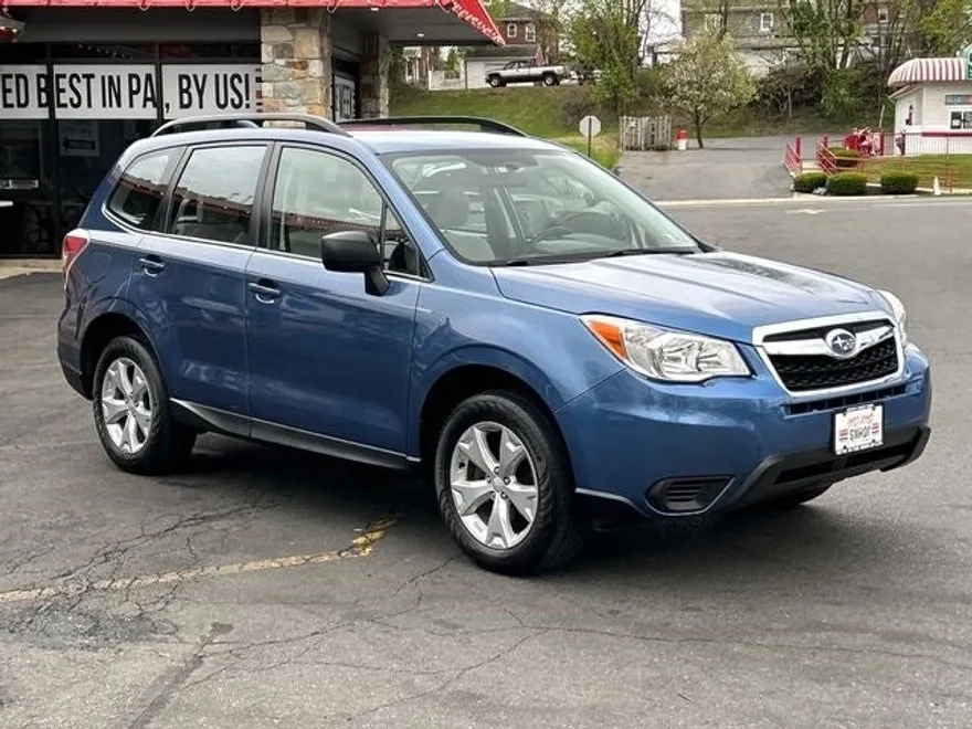 2016 Subaru Forester 2.5i photo 1