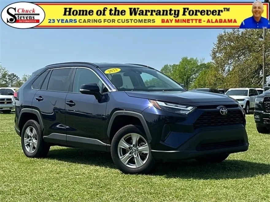 2023 Toyota RAV4 XLE photo 1