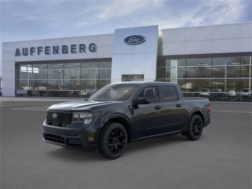 2025 Ford Maverick XLT photo 1