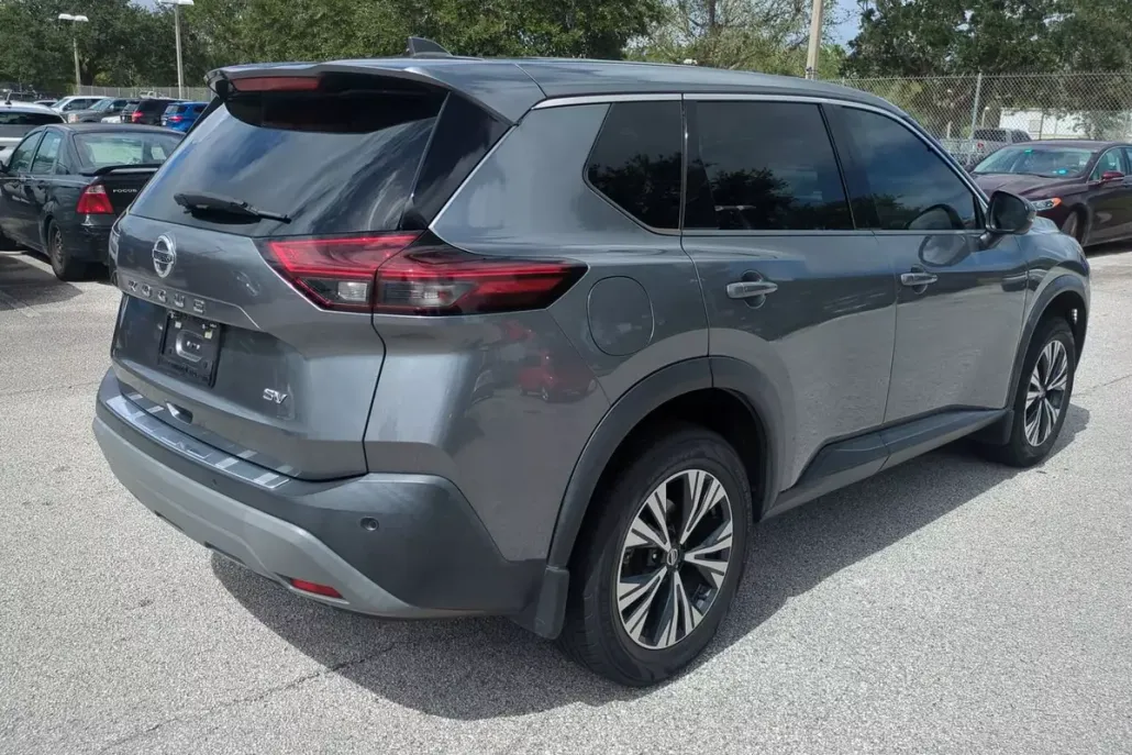 2021 Nissan Rogue SV photo 1