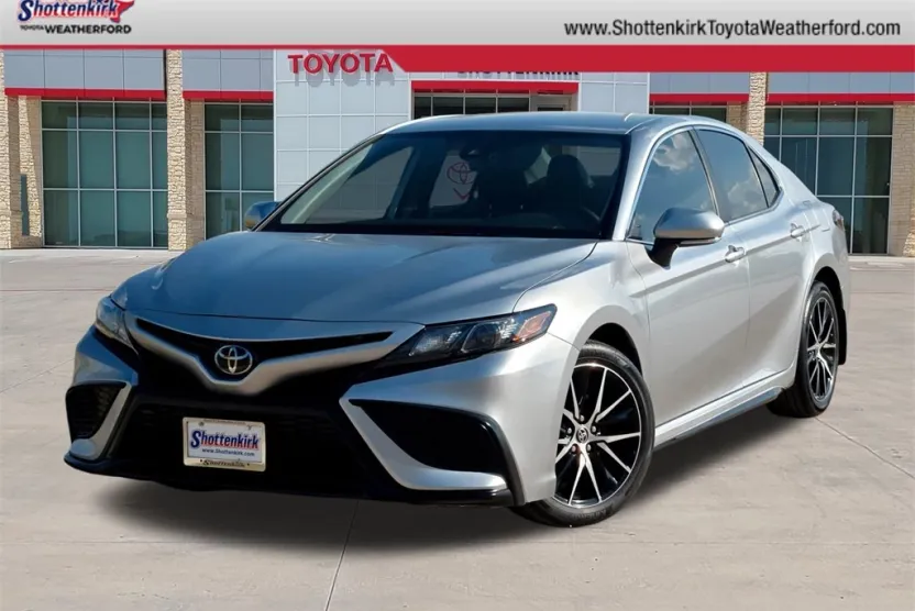 2023 Toyota Camry SE photo 1