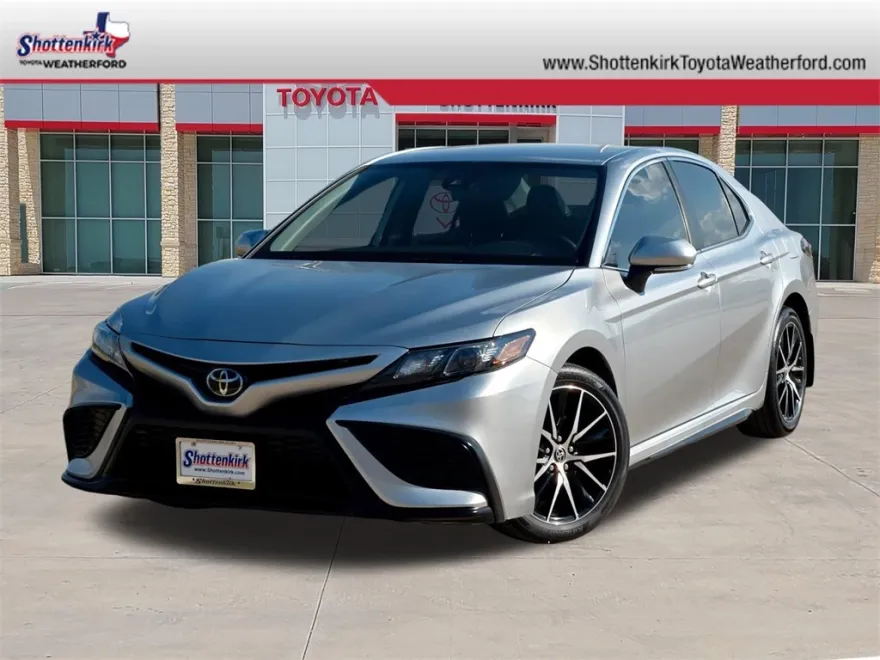 2023 Toyota Camry SE photo 1