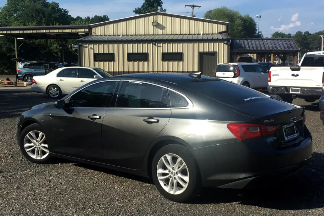 2018 Chevrolet Malibu 1LT photo 1