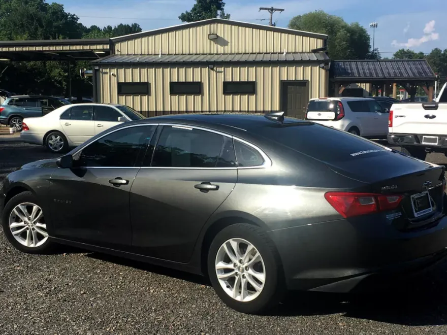 2018 Chevrolet Malibu 1LT photo 1