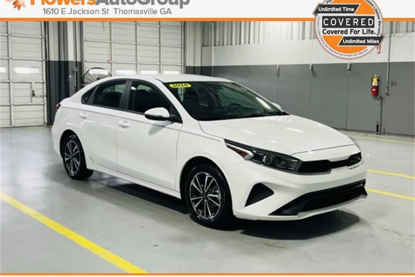 2024 Kia Forte LXS photo 1