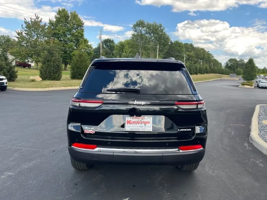 2025 Jeep Grand Cherokee Laredo X photo 1