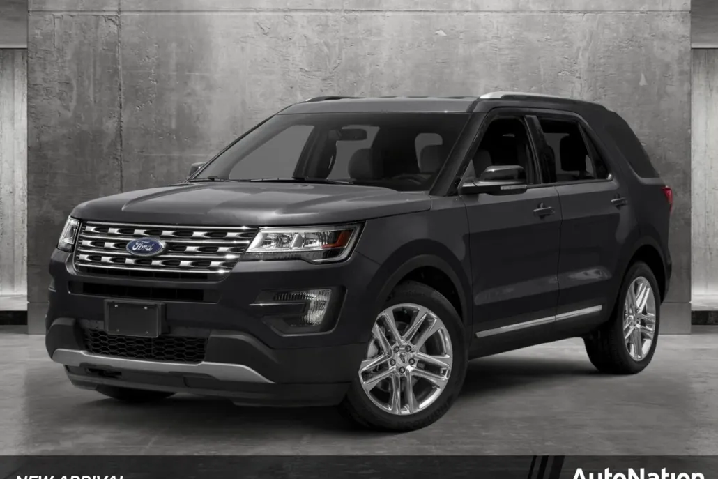 2017 Ford Explorer XLT photo 1