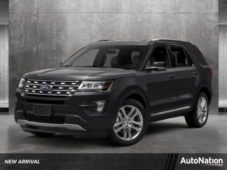 2017 Ford Explorer XLT photo 1