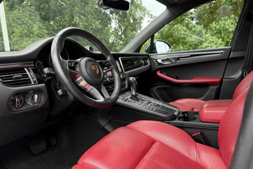 2020 Porsche Macan Base photo 1