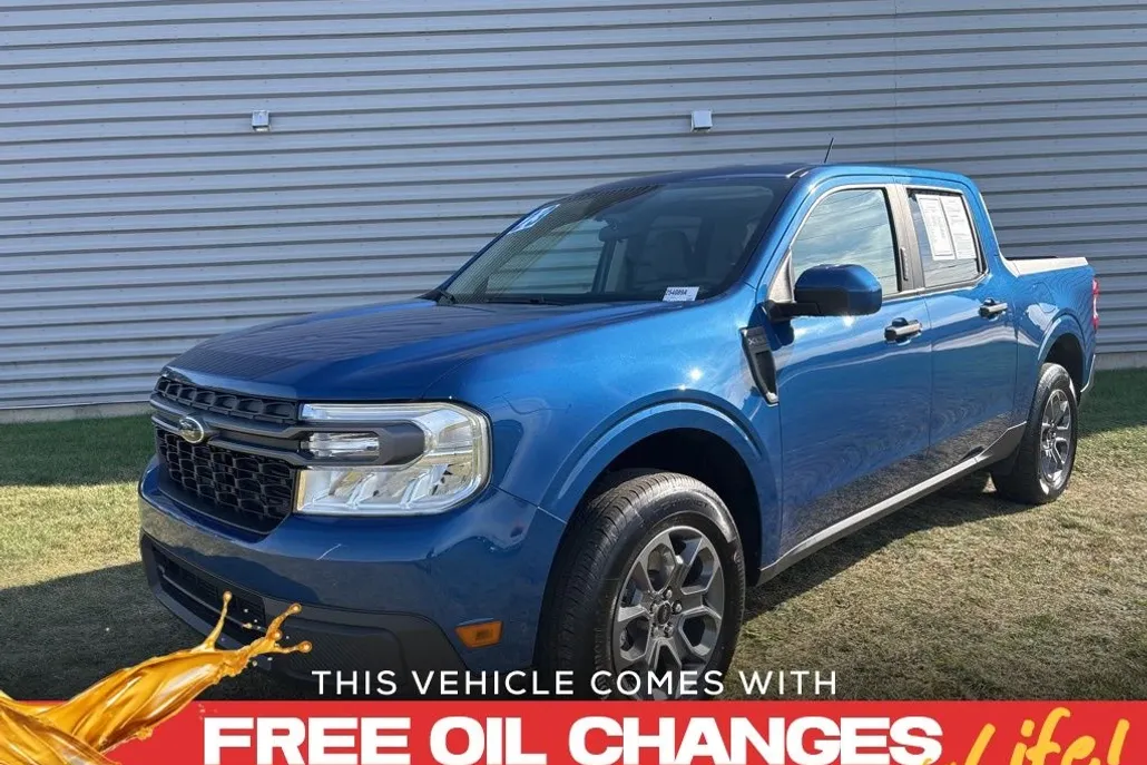 2023 Ford Maverick XLT photo 1