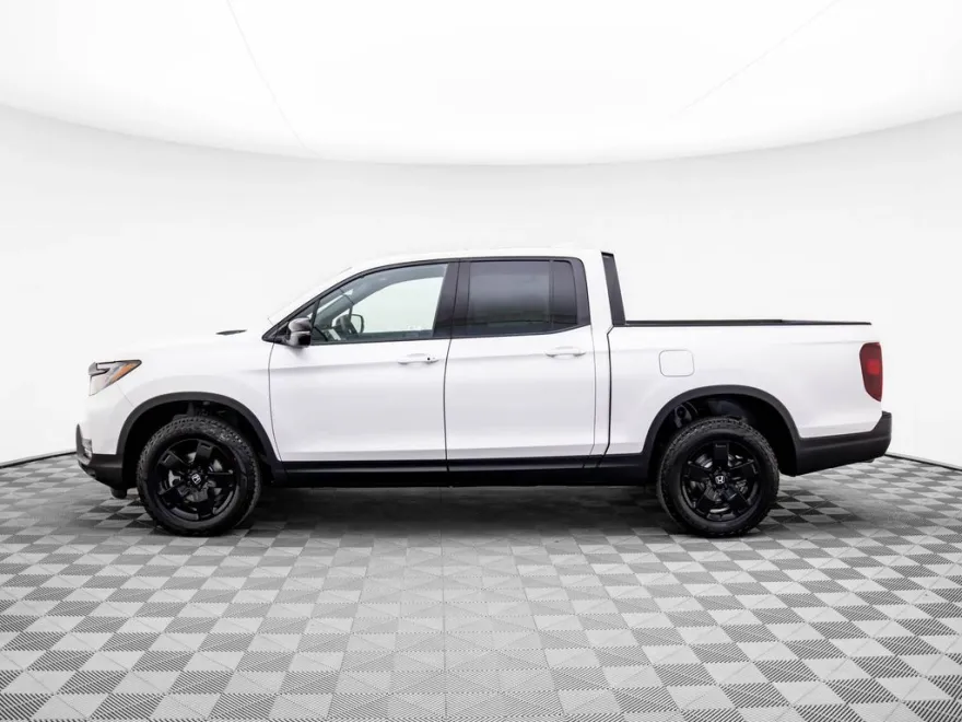2025 Honda Ridgeline Black Edition photo 1