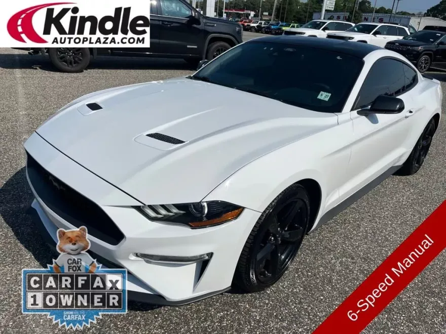 2022 Ford Mustang EcoBoost photo 1
