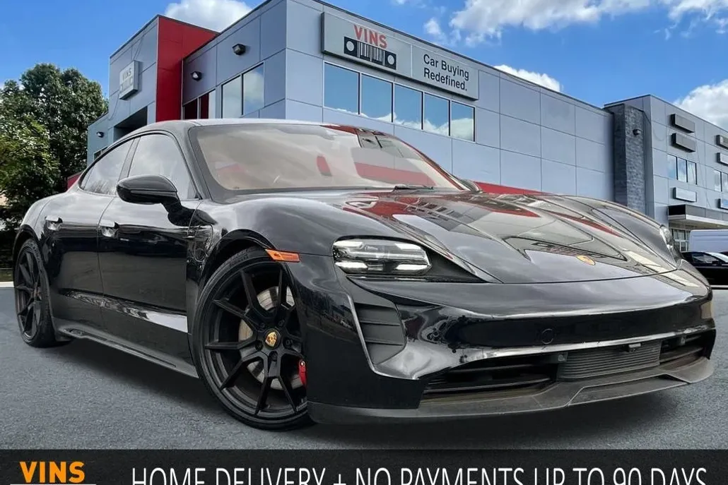 2024 Porsche Taycan GTS photo 1