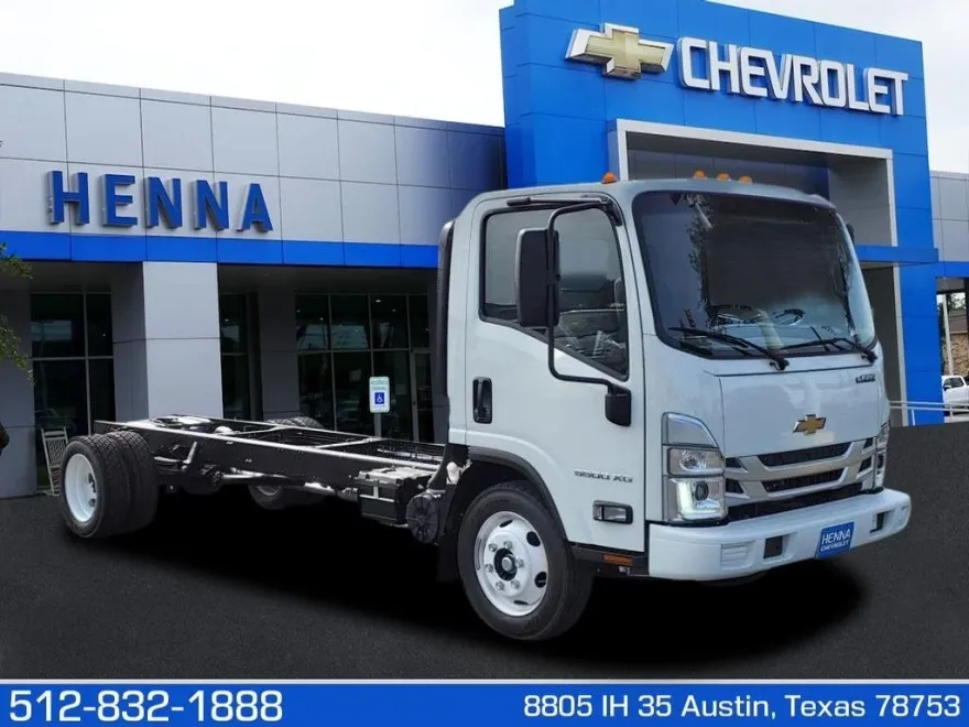 2025 Chevrolet Silverado photo 1