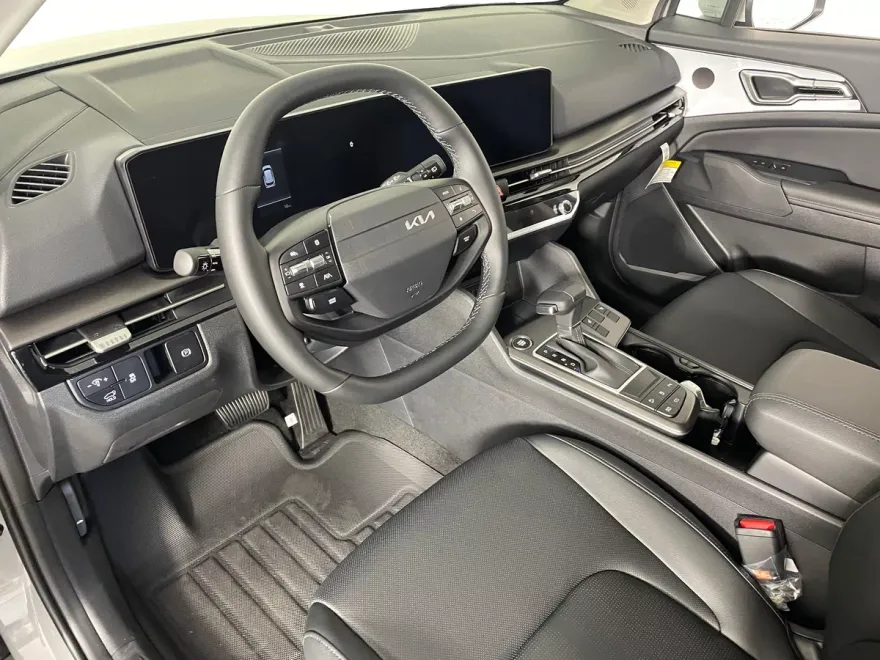 2026 Kia Sportage EX photo 1