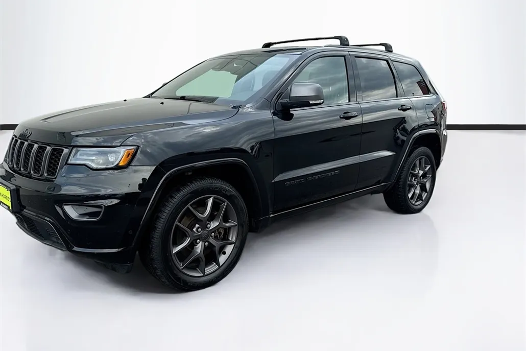 2021 Jeep Grand Cherokee Anniversary Edition photo 1