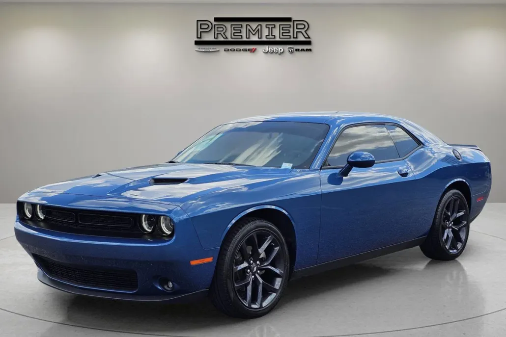 2023 Dodge Challenger SXT photo 1