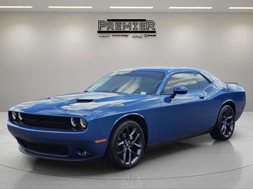 2023 Dodge Challenger SXT photo 1